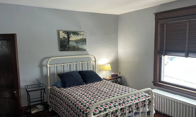 O'Hara Township House | 5-bedroom Home Sleeps 10 Close to Oakmont, Downtown, Oakland