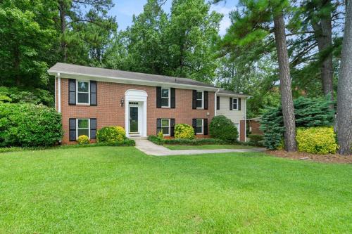 Mableton House | 5 Bedroom Mableton Hills Estate