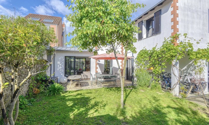 Schuman House | 5 Bedroom Private vacation home in Nantes