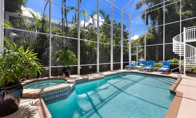Captiva House | 5-bedroom vacation home in the Village with just a short walk to Captiva Beach!