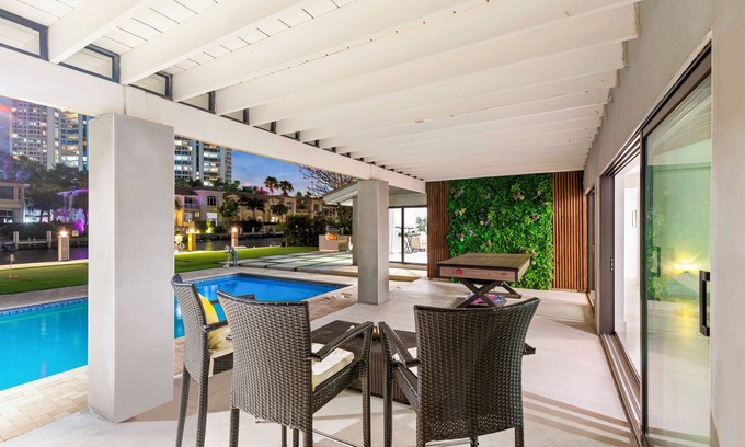 Hallandale Beach Villa | 5-bedroom Water Front Villa In Hallandale Beach With Yacht Pick Up In Backyard