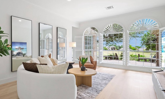 Pflugerville House | 5 Beds Luxury Retreat on Golf Course