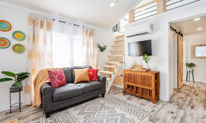 Guntersville Cottage | 5 Cozy Casita Pet Friendly Cabin Guntersville Sleeps 4