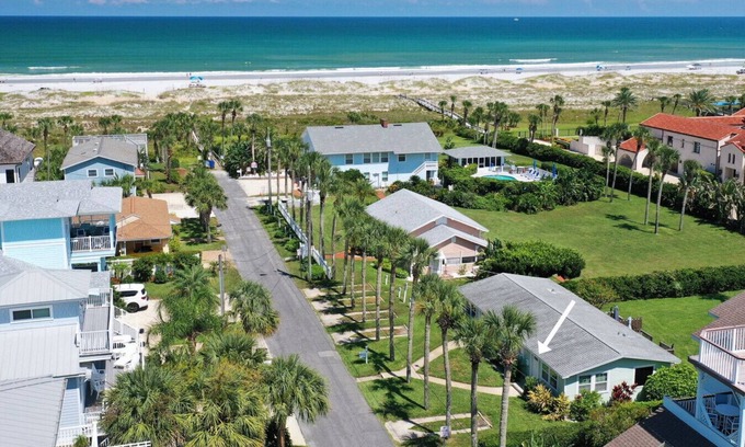 St. Augustine Beach Cottage | 5 F Street - Sand Dollar West