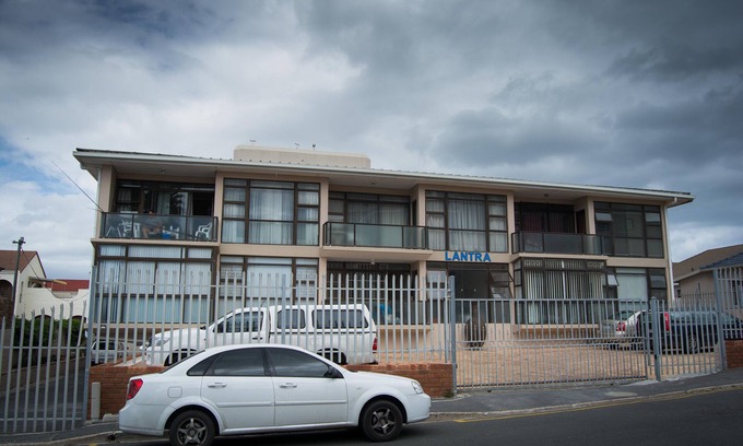 Strand Apartment | 5 LANTRA, 1 THOMPSON STREET, STRAND WESTERN, CAPE SOUTH AFRICA