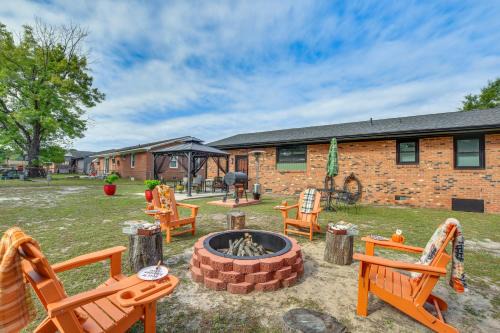 Pine Forest House | 5 Mi to Fort Liberty Family Home with Backyard