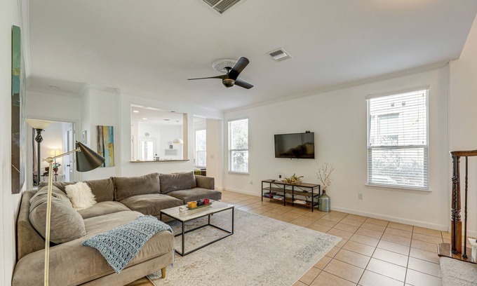 Cardinal Hills House | 5 Mi to Lake Travis: Pet-Friendly Home w/Yard!