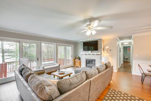 Mayfield House | 5 Mi to Mt Holiday Spacious Home with Lake Views