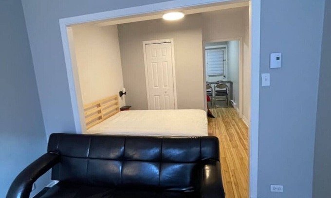 Saint-Jean-Baptiste Apartment | 5 Mins to Old Quebec: A/C+ Wi-Fi + Pet-Friendly