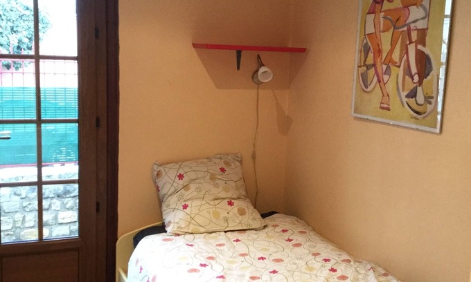 Fontainebleau Apartment | 5 Minute Walk To INSEAD - Fontainebleau Studio To Rent For A Single Student