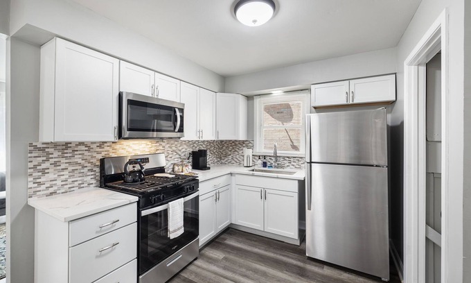Forestview House | 5 minutes from Midway Int'l Airport Single Family Home.