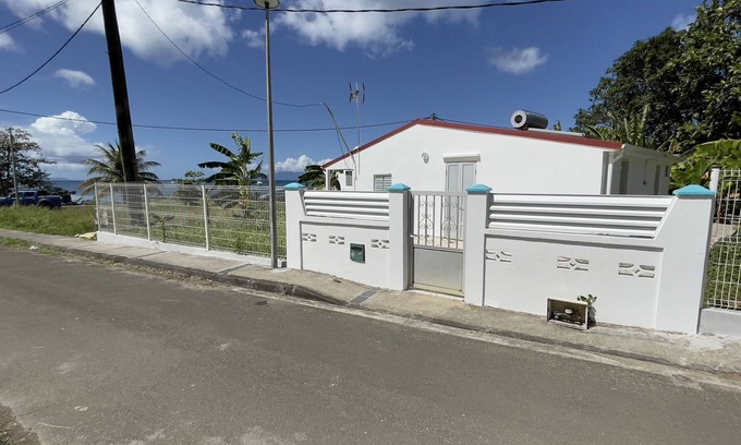 Saint-Louis House | 5 minutes from the sea! Garden, terrace, sea view, everything you need for a total change of scenery