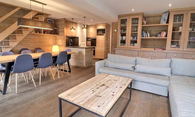 Meribel-Mottaret Apartment | 5 Room Duplex, Sleeps 10, Ski-In Ski-Out, Stunning Views