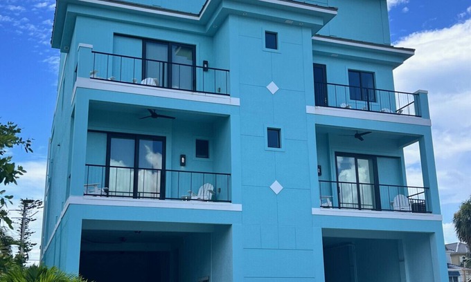 Bonita Springs House | 5 STAR Beach Vacation on Destination Chanel 300 steps to the BEACH