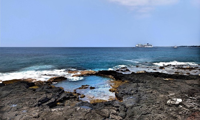 Kailua-Kona Condo | 5-star Four Seasons style renovated gem with A/C and Ocean View