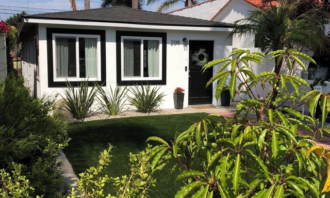 Huntington Beach House | 5-Star Huntington Beach Cottage