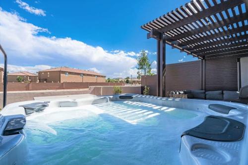 Washington County House | 50-51| 2 Homes Together in St. George with Private Hot Tub