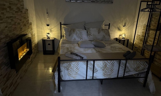 Taranto Apartment | 50 Brooklyn suite Studio beautiful downtown Taranto