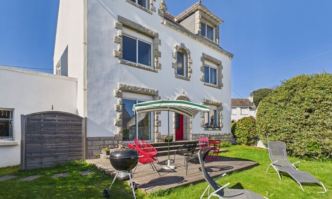 Plobannalec-Lesconil Ski Chalet | 500m from the beach – house for 8 adults 1 child