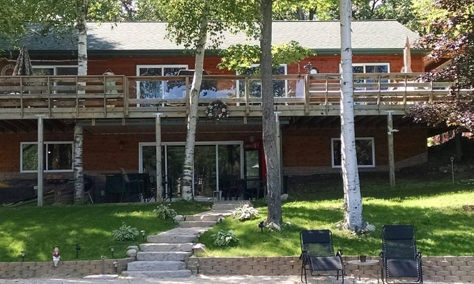 Mayfield House | 50ft TO WATER~GREAT LOCATION~STOCKED WITH CONVENIENCES!nLicense #008922