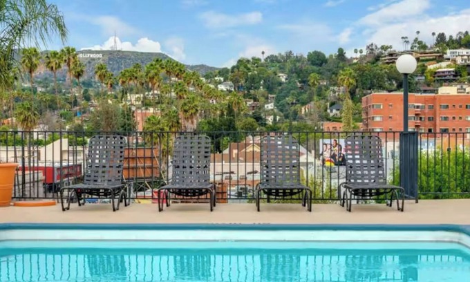 Little Armenia Apartment | 514 Snazzy 2bed Apt w/Rooftop pool & Hollywood Sign Views
