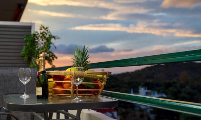 Vouliagmeni Apartment | 51m² Flat in Vouliagmeni
