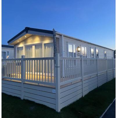 Hopton Resort | 59 Cliff Field