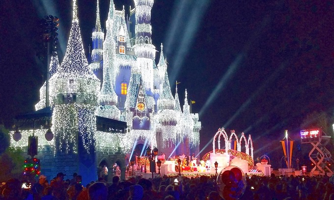 Cypress Pointe Villa | 5BR,4BA villa minutes away from Disney – Sleeps 13