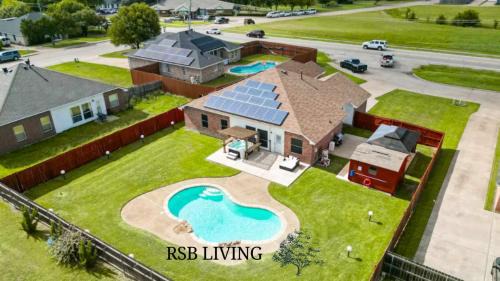 DeSoto Villa | 5BR Holiday Getaway in DeSoto with Pool, Hot Tub & Cinema