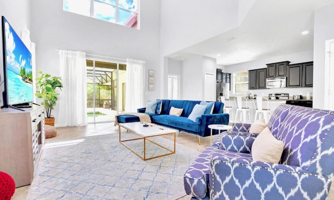 West Kissimmee House | 5BR Home w Netflix & Private Pool - Near Disney