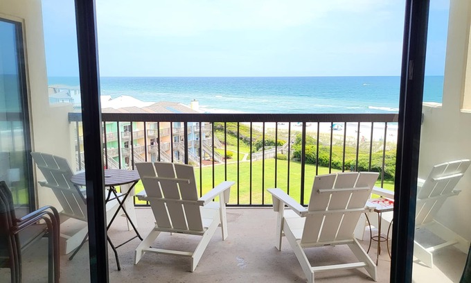Emerald Isle Condo | 5th Floor View of Beach and Ocean- Full condo- 2 pools-