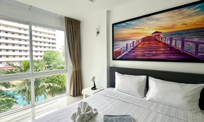 Patong Apartment | 6-32 - 1 Bdr Condo with Balcony and shared Pool