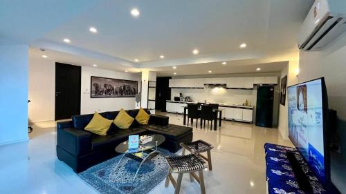 Patong Apartment | 6-58 Penthouse 155 Qm 1km Away From Patong Beach