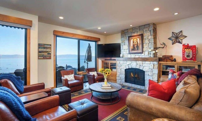 Tahoe Tavern House | 6-8 Miles to Palisades|Alpine|Homewood|Walk to TC