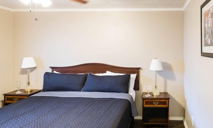 Indian Point Resort | 6 Bdrm / 4 Bath / 2 Kitchen Unit LESS THAN 2 MILES TO SILVER DOLLAR CITY