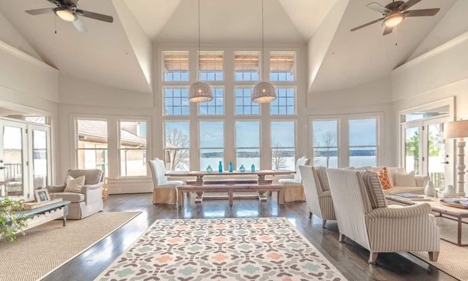 Lake Oconee Condo | 6-Bed, 6-Bath Luxury Condo on Lake Oconee; Sleeps 16; Great Location for Masters