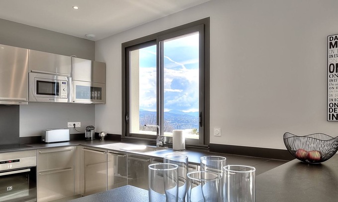 Saint-Jeannet Villa | 6 Bedroom Villa in Saint-Jeannet