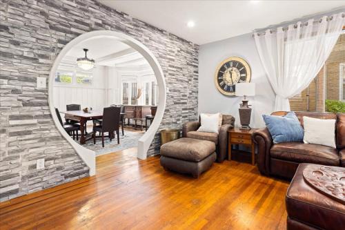 Ventnor City House | 6 BR Ventnor Estate Steps Away from the Beach