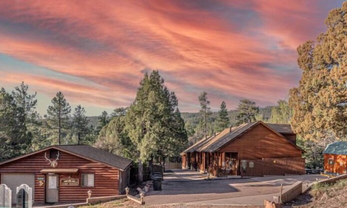 Christopher Creek Cabin | 6 Cabins with Kitchens+Gameroom&Playground