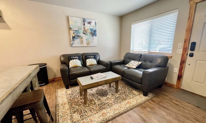 Moab South Valley House | #6 Dog Friendly, Walking distance to Hiking Trails