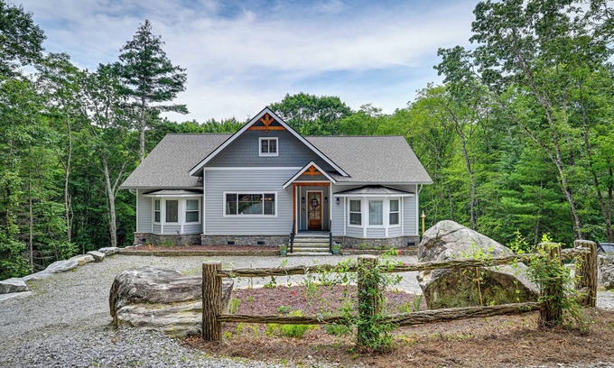 Glenville House | 6 Mi to Dtwn Cashiers: Spacious Home w/Deck