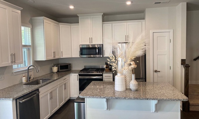 Simpsonville House | 60 seconds to I385