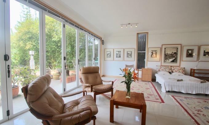 Kiama Apartment | 60 sq meters of totally private studio gallery space.