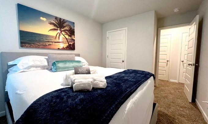 Riverdale House | 6078 Rockaway