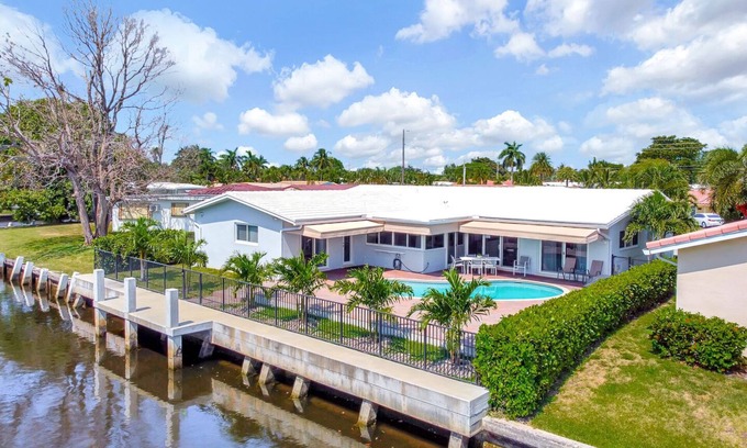 Imperial Point House | 6341 Managed By Brampton Park