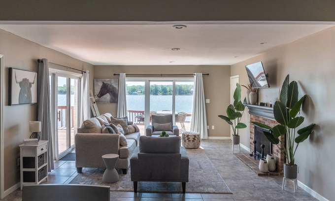 Utica House | 6BD - Riverfront Home w/Gorgeous Views
