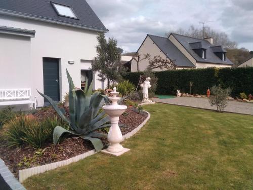 Saint-Broladre Bed & Breakfast | 6bis rue de la boussaquiere st broladre
