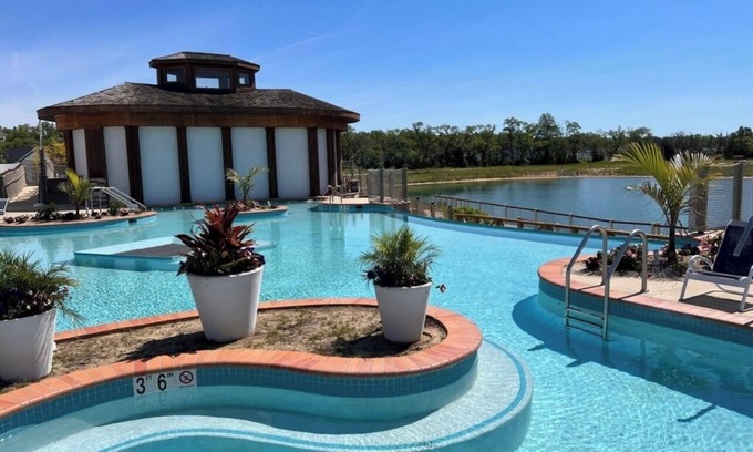 Lewes House | 6BR/4.5BA, Sleeps 14, Dog Friendly