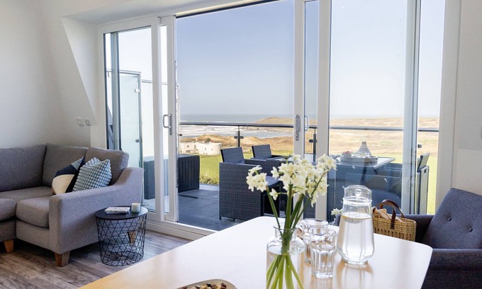 Crantock Apartment | 7 Beachview - apartment in Crantock sleeps 4 guests in 2 bedrooms