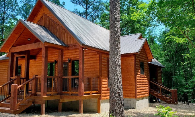 Broken Bow Cabin | 7 Cedars: Romantic Couples Retreat with Creek & Hot Tub!" 🌲💑🛁